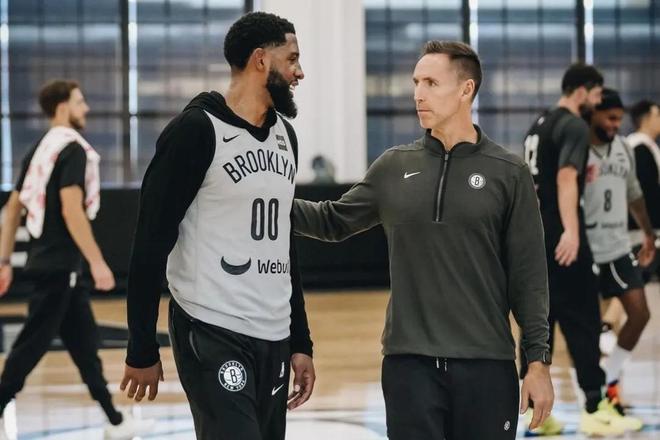 球的两个巨 球的两个巨