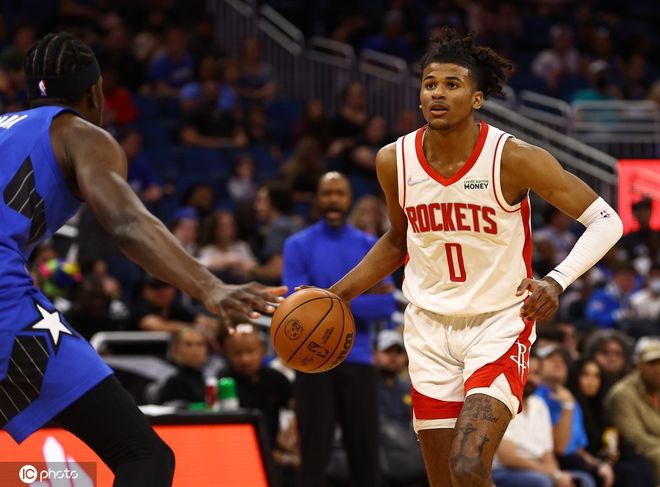 相比之下 相比之下